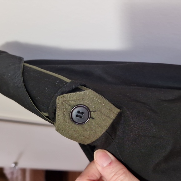 Black vintage trench coat with khaki detail - Picture 7 of 12